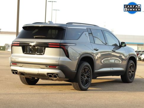 Used 2024 Chevrolet Traverse LT w/ Trailering Package FWD image 7