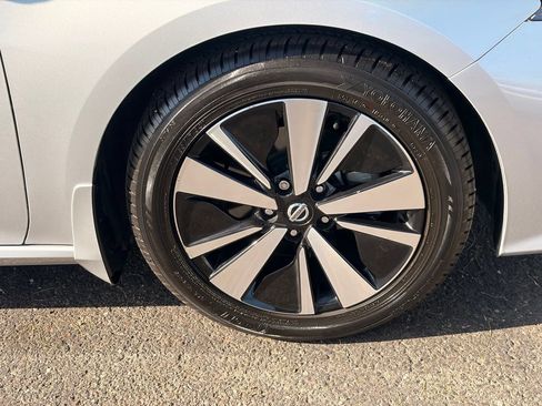 Certified 2020 Nissan Altima 2.5 SV FWD image 10