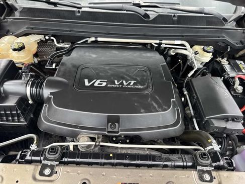 Used 2016 Chevrolet Colorado LT w/ LT Convenience Package RWD image 10