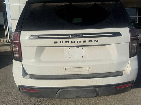 Used 2021 Chevrolet Suburban Z71 image 4