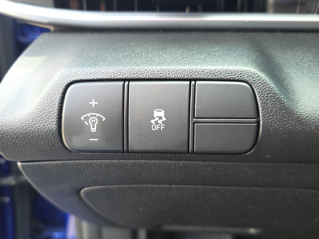 Used 2024 Hyundai Elantra Limited FWD image 20