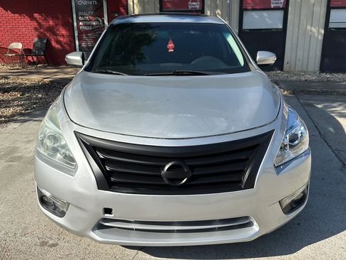 Used 2015 Nissan Altima 2.5 SV w/ Convenience Package FWD image 8