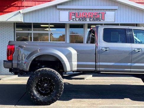 Used 2022 Ford F350 Platinum AWD/4WD image 12