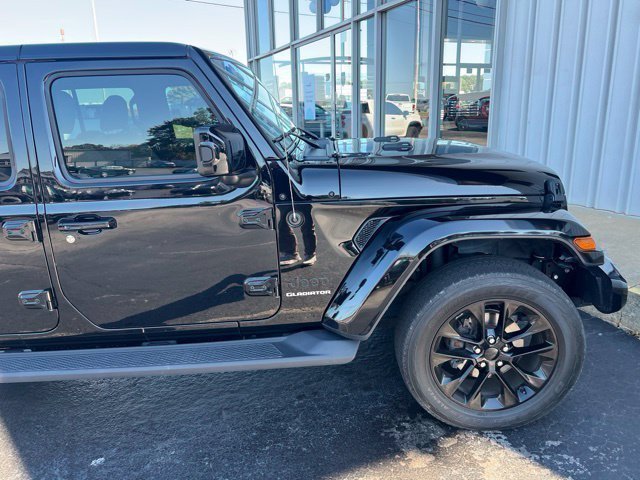 Used 2021 Jeep Gladiator Overland AWD/4WD image 2