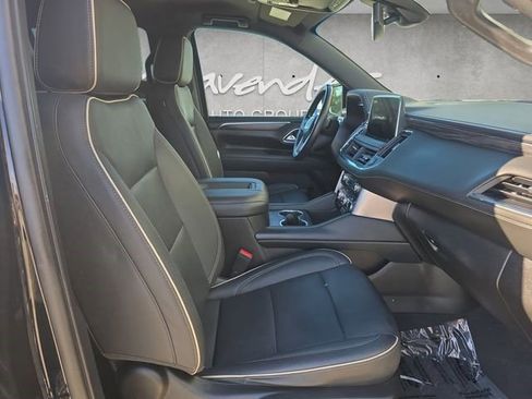 Certified 2022 GMC Yukon SLT w/ SLT Luxury Package image 24