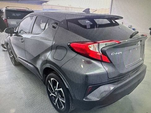 Used 2018 Toyota C-HR XLE FWD image 6