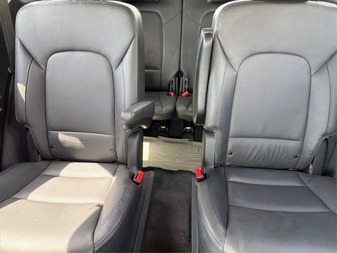 Used 2019 Hyundai Santa Fe XL FWD image 16