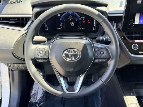 Used 2026 Toyota Corolla Cross LE FWD image 18