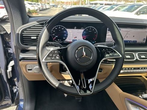 Used 2024 Mercedes-Benz GLS 580 4MATIC image 18