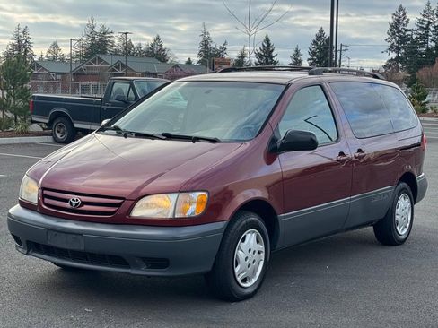 Used 2002 Toyota Sienna LE FWD image 1