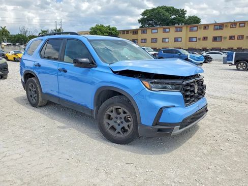 Used 2025 Honda Pilot TrailSport image 1