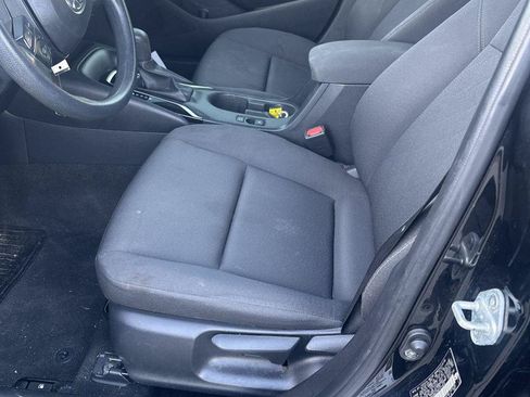 Used 2024 Toyota Corolla LE FWD image 5