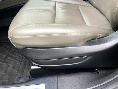 Used 2023 Lincoln Corsair Reserve image 16