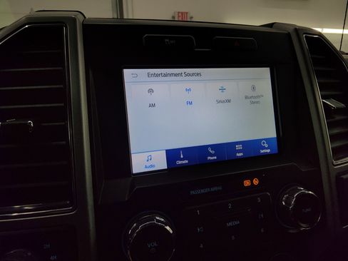 Used 2021 Ford F250 Lariat w/ Chrome Package image 47