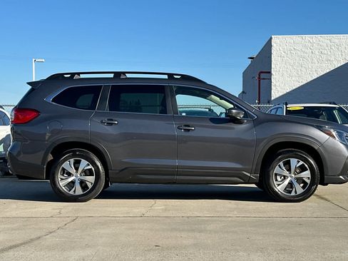 Used 2025 Subaru Ascent Premium w/ Premium Package image 2