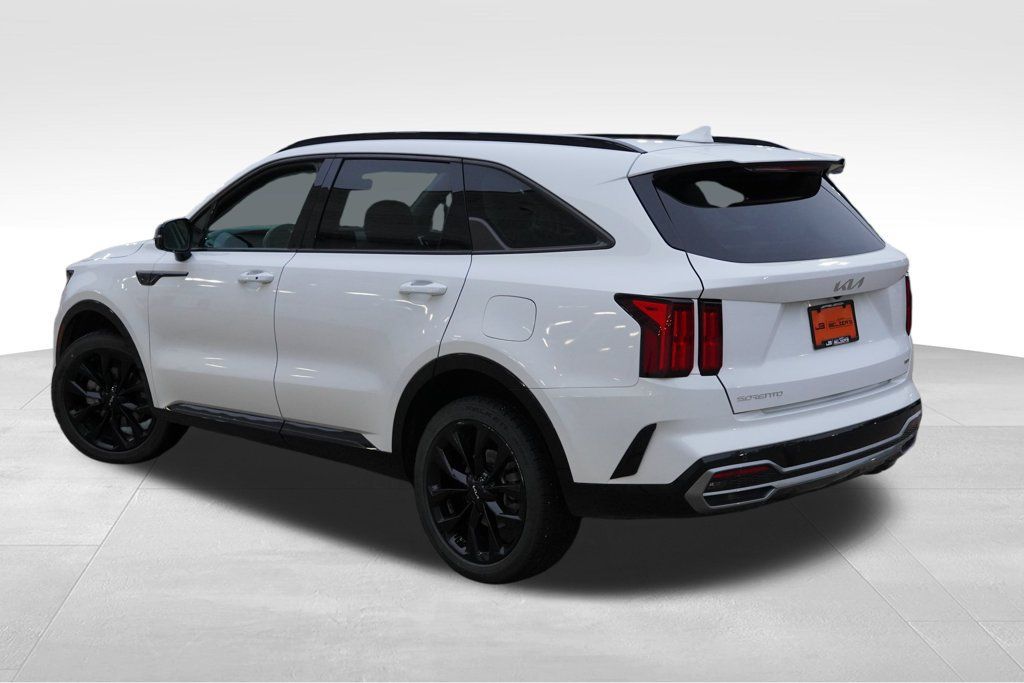 Used 2023 Kia Sorento SX AWD/4WD image 7