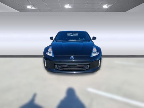 Used 2016 Nissan 370Z Coupe image 6