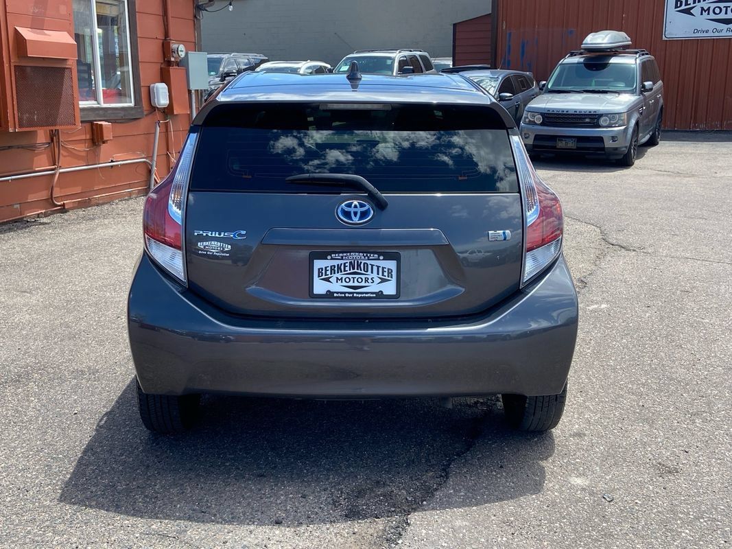Used 2016 Toyota Prius C Two FWD image 4