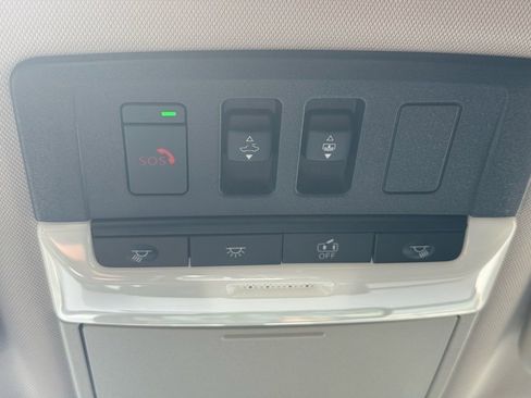 New 2025 Mitsubishi Outlander SE image 36