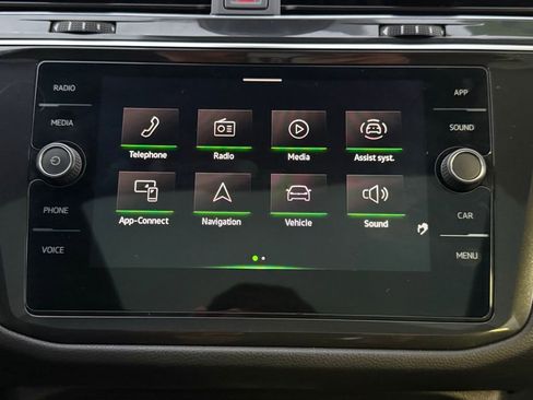 Used 2023 Volkswagen Tiguan SE R-Line image 30