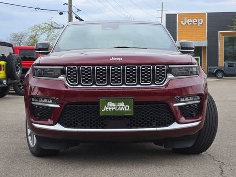 Used 2025 Jeep Grand Cherokee Summit AWD/4WD image 3