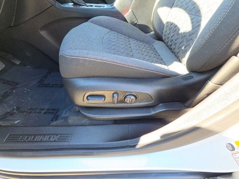 Used 2023 Chevrolet Equinox LT image 40