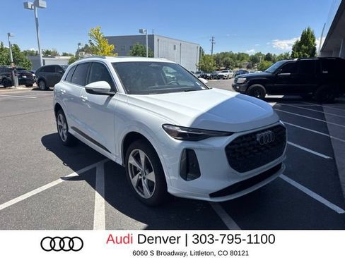 Used 2025 Audi Q5 Premium Plus w/ Premium Plus AWD/4WD image 3