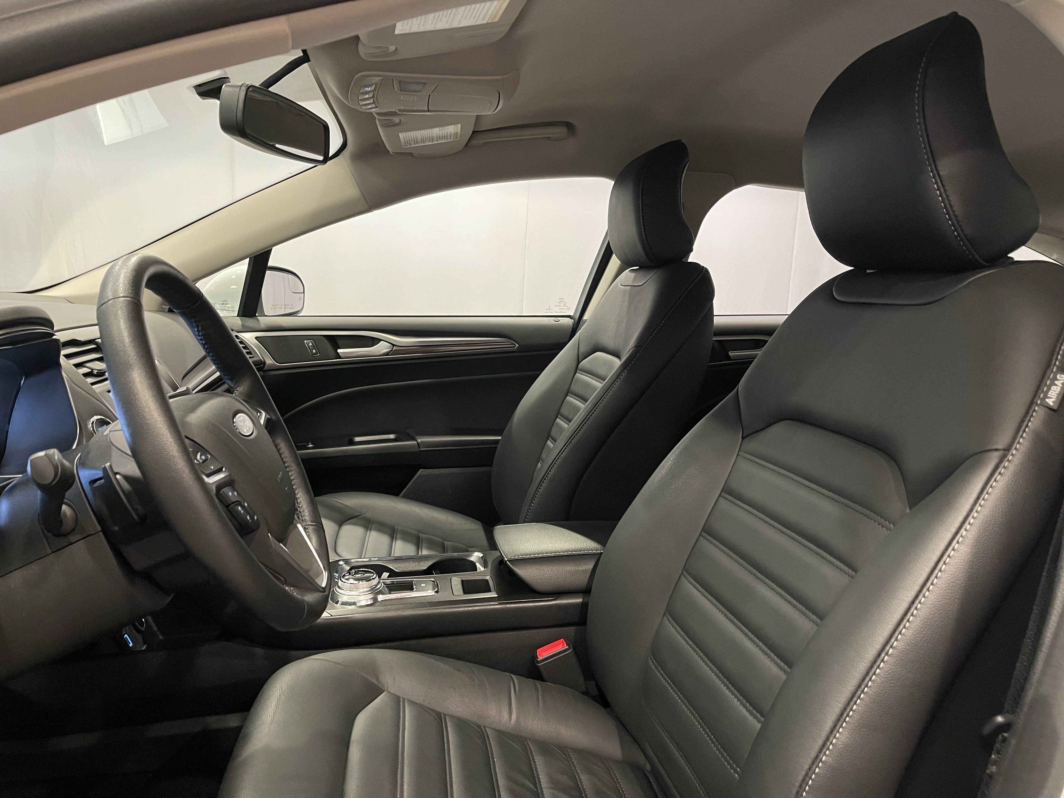 Used 2018 Ford Fusion SE w/ Fusion SE Technology Package AWD/4WD image 14
