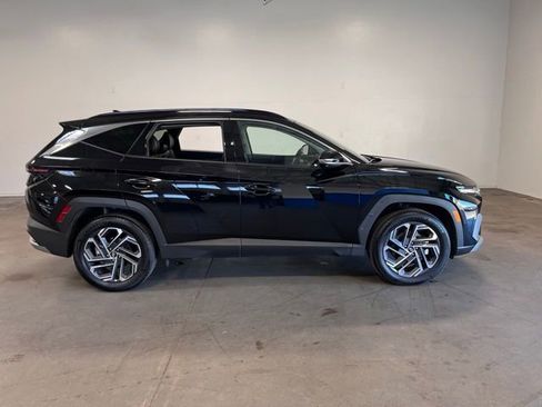 Used 2025 Hyundai Tucson Limited image 2