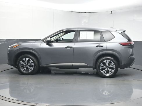 Used 2023 Nissan Rogue SV image 5