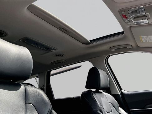 Used 2023 Kia Telluride EX w/ EX Captain's Chair Package FWD image 14