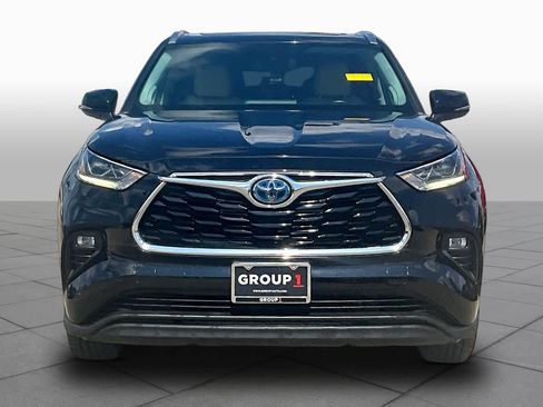 Used 2021 Toyota Highlander Limited AWD/4WD image 4
