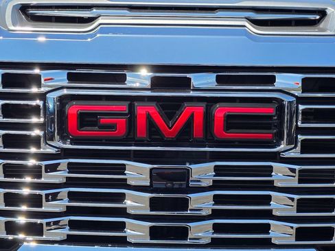 Certified 2024 GMC Sierra 2500 Denali w/ Denali Reserve Package AWD/4WD image 33
