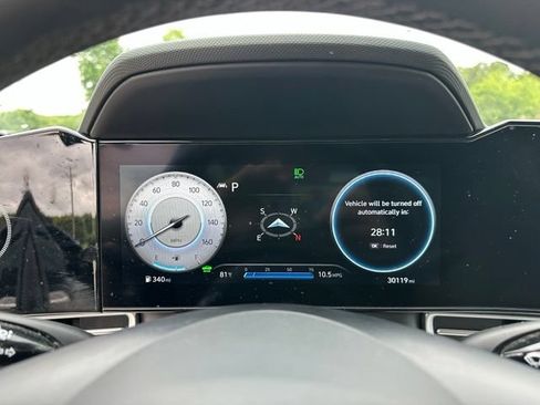 Used 2023 Hyundai Elantra Limited FWD image 25