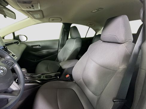 Used 2021 Toyota Corolla LE image 21