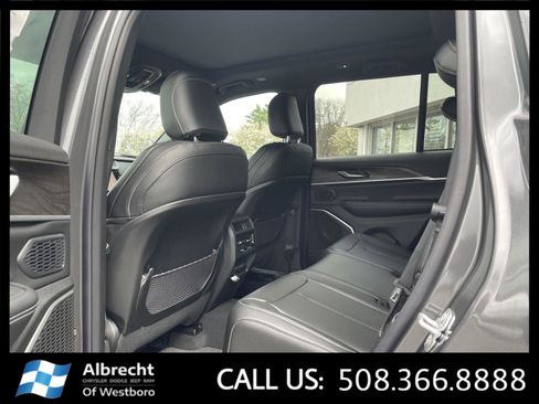 New 2026 Jeep Grand Cherokee Limited AWD/4WD image 11