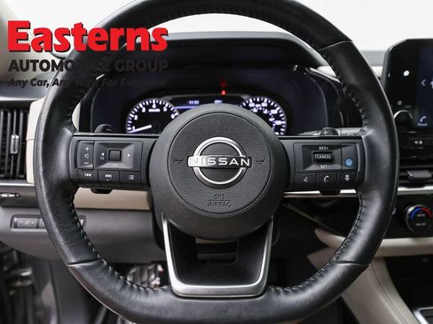 Used 2022 Nissan Pathfinder SL AWD/4WD image 10