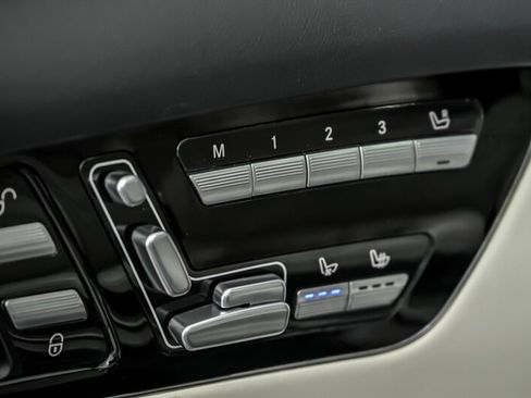 Used 2013 Mercedes-Benz CL 550 4MATIC image 14