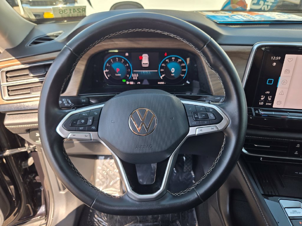 Used 2025 Volkswagen Atlas SE AWD/4WD image 20