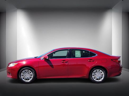 Used 2015 Lexus ES 350 w/ Premium Package FWD image 2
