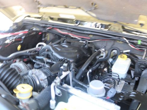Used 2013 Jeep Wrangler Unlimited Rubicon AWD/4WD image 30
