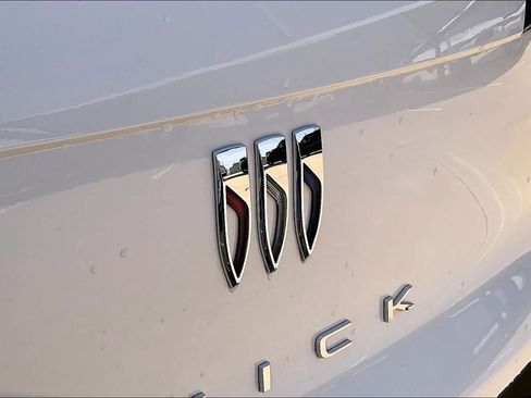 Used 2025 Buick Envista Preferred w/ Convenience I Package FWD image 30