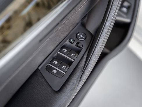 Used 2018 BMW 540i w/ M Sport Package RWD image 54