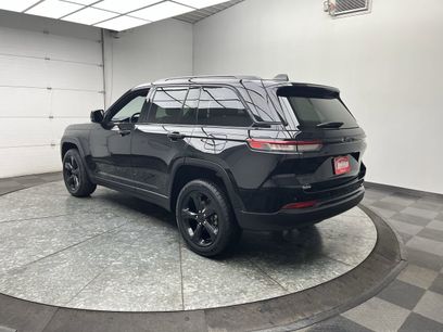 Used 2022 Jeep Grand Cherokee Altitude
