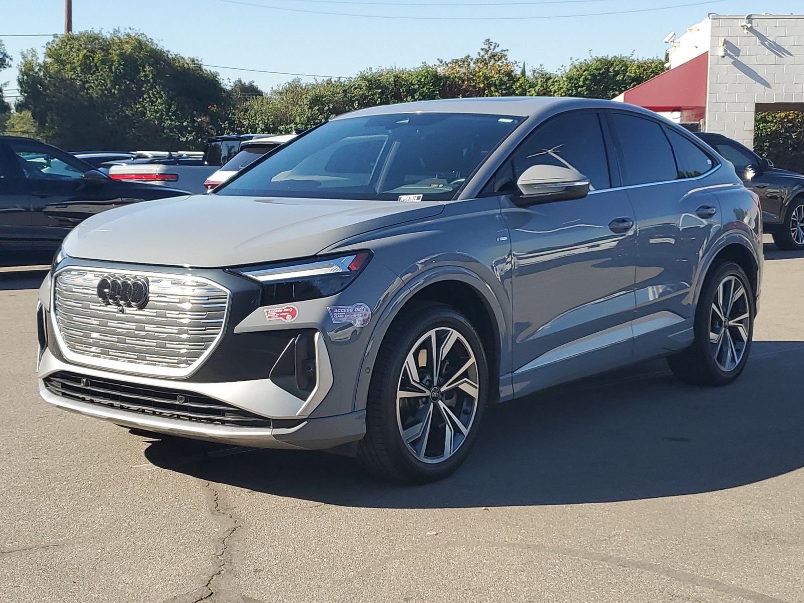 Used 2023 Audi Q4 e-tron Premium Plus AWD/4WD image 2