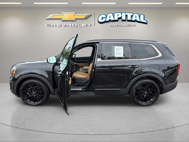 Used 2022 Kia Telluride SX w/ Nightfall Edition Package AWD/4WD image 9