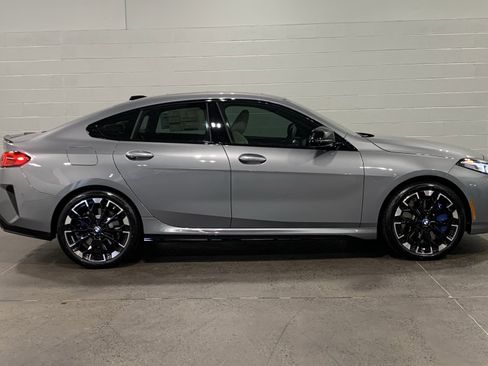Used 2026 BMW M235i xDrive w/ Technology Package image 9