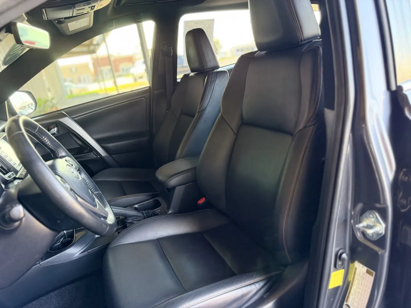 Used 2018 Toyota RAV4 SE w/ Advanced Technology Package AWD/4WD image 15