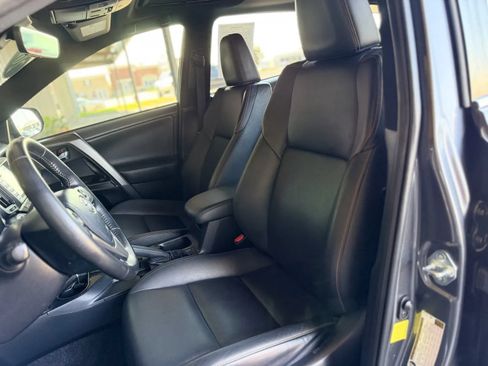 Used 2018 Toyota RAV4 SE w/ Advanced Technology Package AWD/4WD image 15