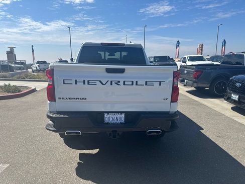 Used 2026 Chevrolet Silverado 1500 LT Trail Boss w/ LT Trail Boss Premium Package AWD/4WD image 8